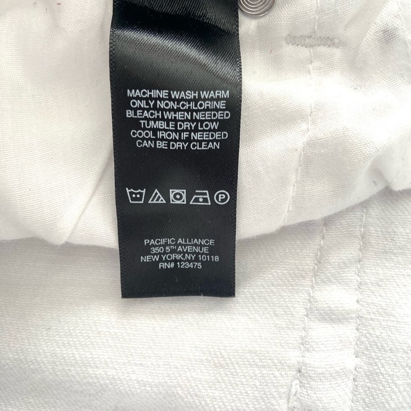 Kenneth Cole NY Jeans White Size US10 button front, 5 pocket Jeans. - Picture 10 of 12